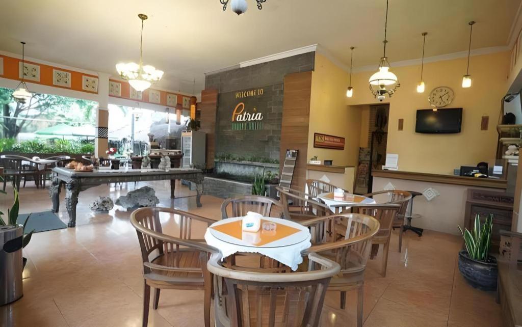 Patria Garden Hotel Blitar Exterior foto
